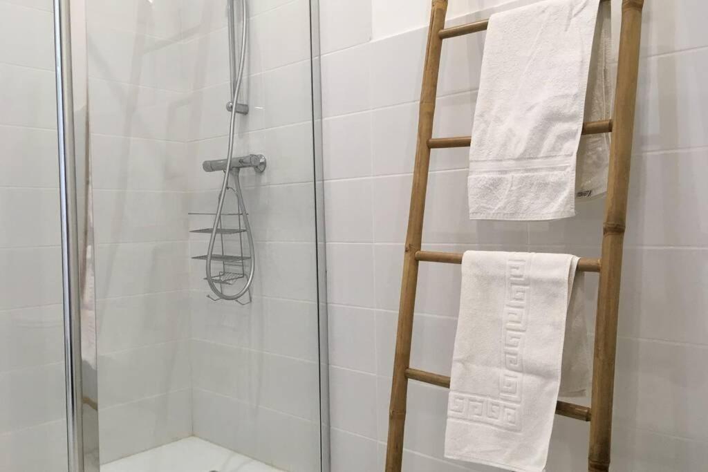 Appartement De 75 M2 Dans Maison Familiale Saint-Antonin-Noble-Val Kültér fotó